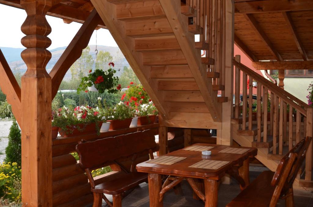 Casa Moteasca Ξενοδοχείο Mihai Viteazu  Εξωτερικό φωτογραφία